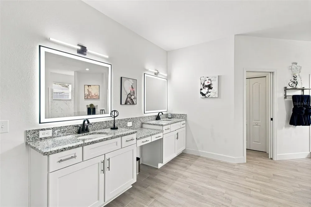 1072 WOODLAND OAKS DRIVE Lakeland, FL 33813