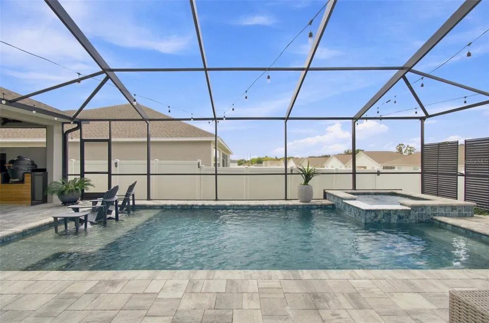 1072 WOODLAND OAKS DRIVE Lakeland, FL 33813