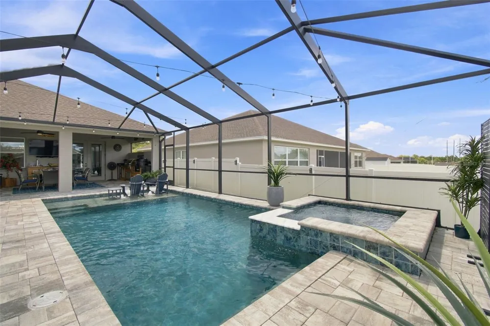 1072 WOODLAND OAKS DRIVE Lakeland, FL 33813
