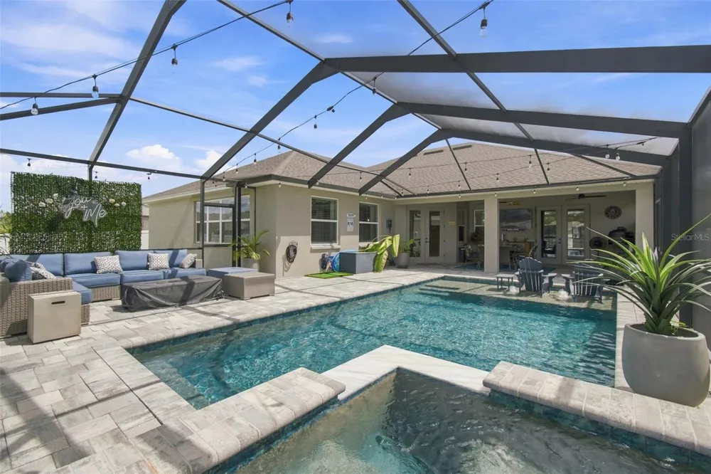 1072 WOODLAND OAKS DRIVE Lakeland, FL 33813