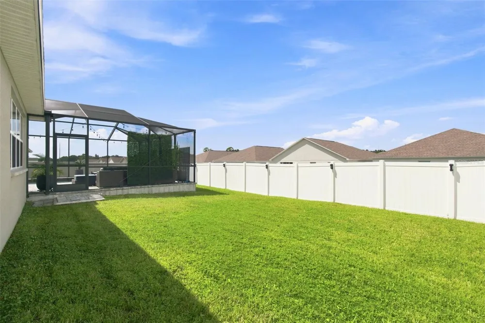 1072 WOODLAND OAKS DRIVE Lakeland, FL 33813