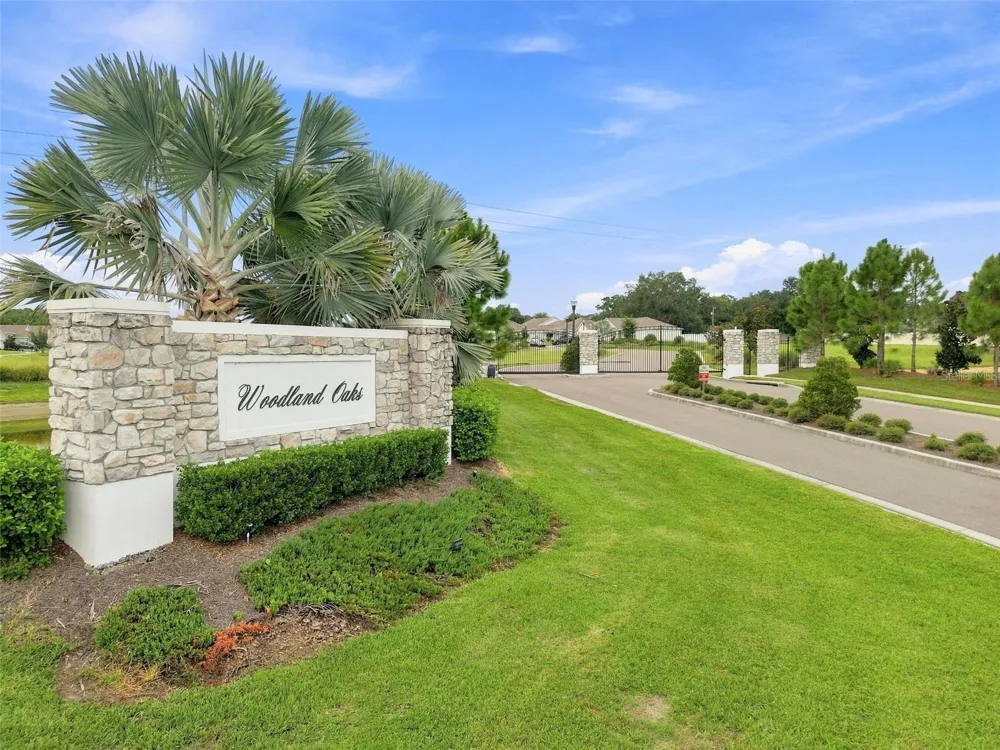 1072 WOODLAND OAKS DRIVE Lakeland, FL 33813