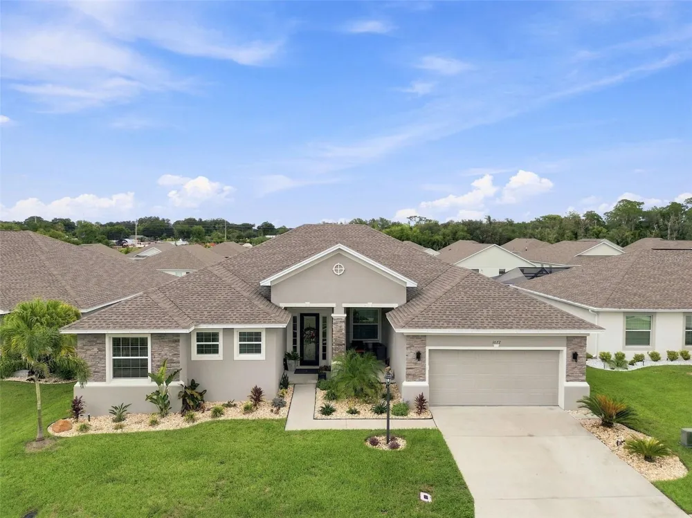 1072 WOODLAND OAKS DRIVE Lakeland, FL 33813