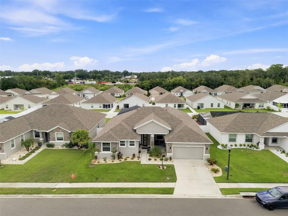 1072 WOODLAND OAKS DRIVE Lakeland, FL 33813