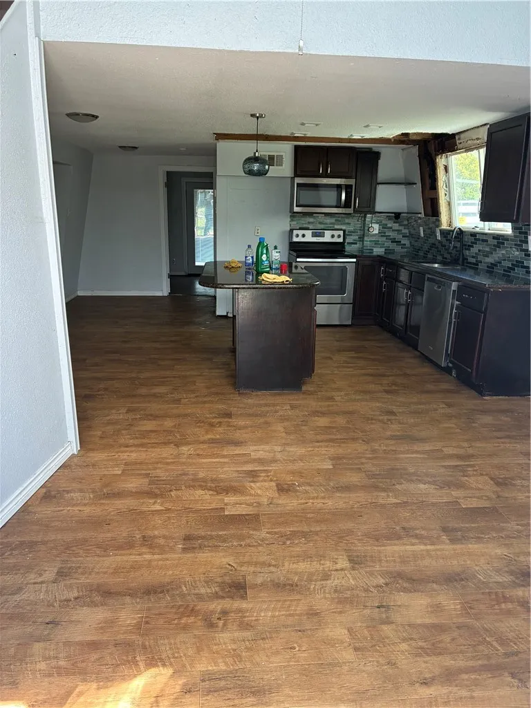 602 Tanglewood Ingleside, TX 78362
