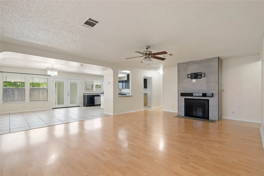 809 Betterman Drive Pflugerville, TX 78660