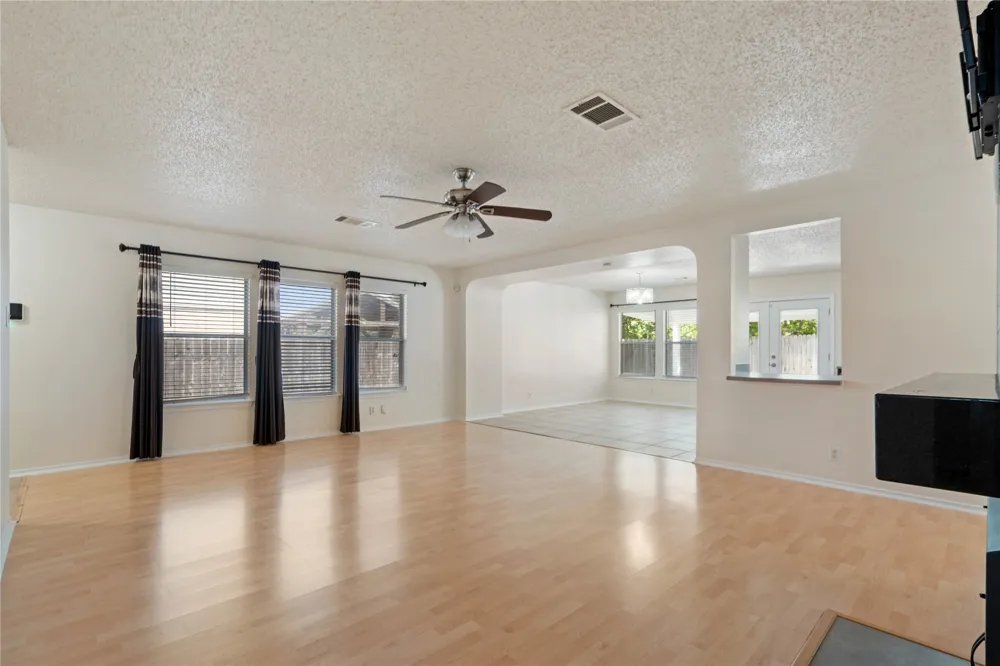 809 Betterman Drive Pflugerville, TX 78660