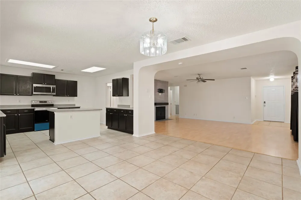 809 Betterman Drive Pflugerville, TX 78660