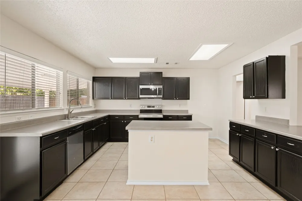 809 Betterman Drive Pflugerville, TX 78660