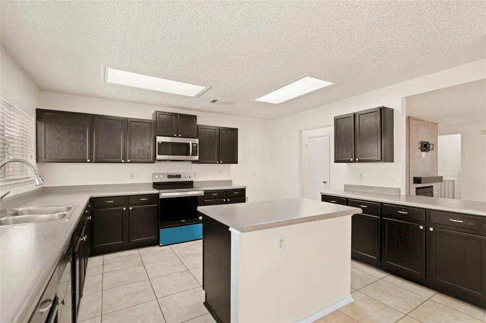 809 Betterman Drive Pflugerville, TX 78660