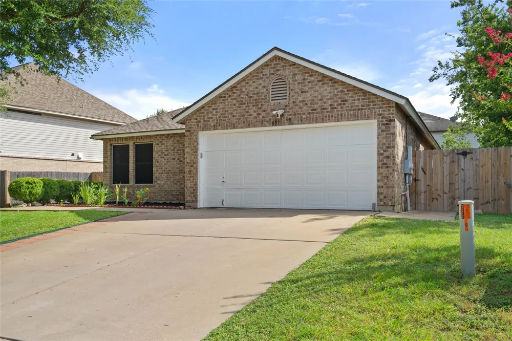 809 Betterman Drive Pflugerville, TX 78660