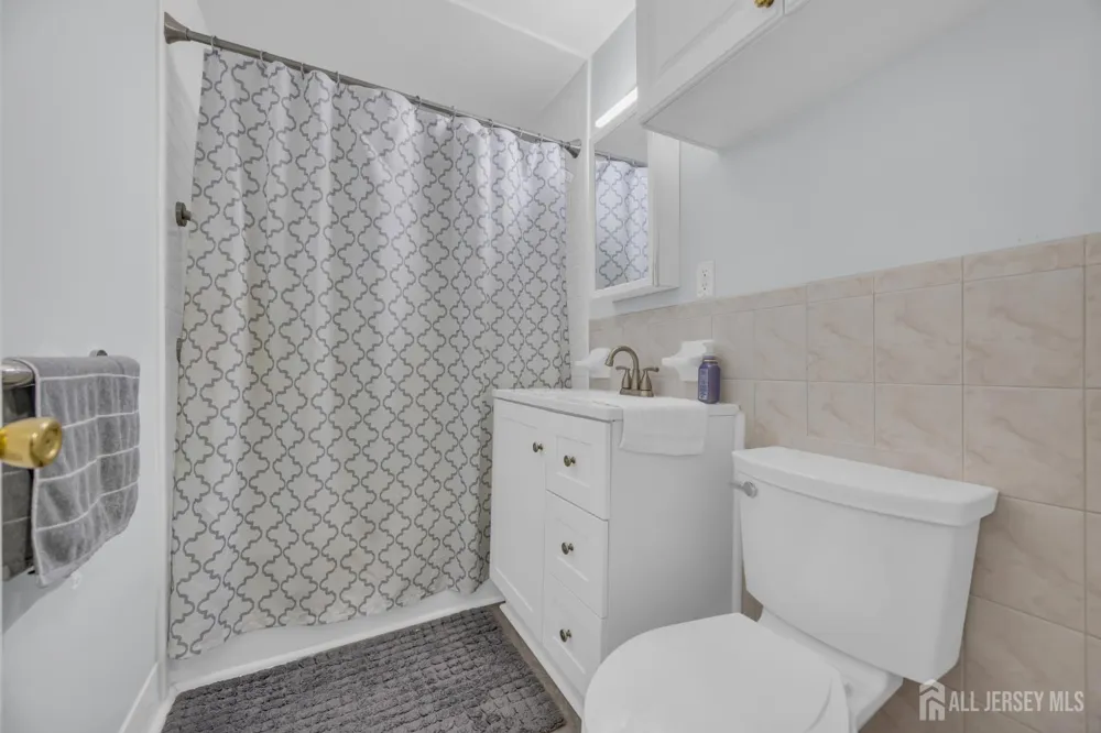 393 College Drive Edison, NJ 08817