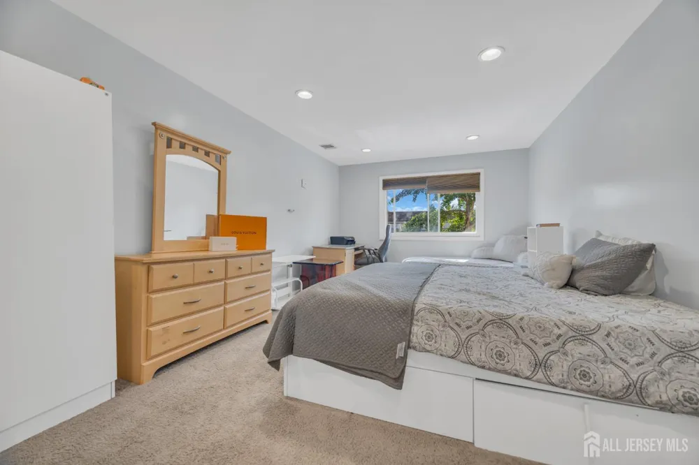 393 College Drive Edison, NJ 08817