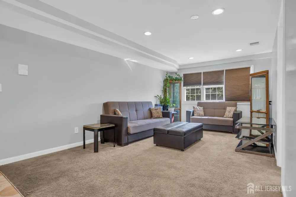 393 College Drive Edison, NJ 08817