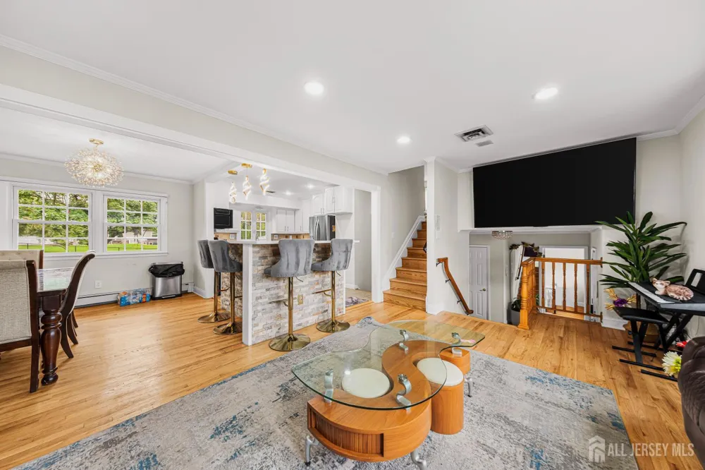 5 Travis Court Monroe, NJ 08831