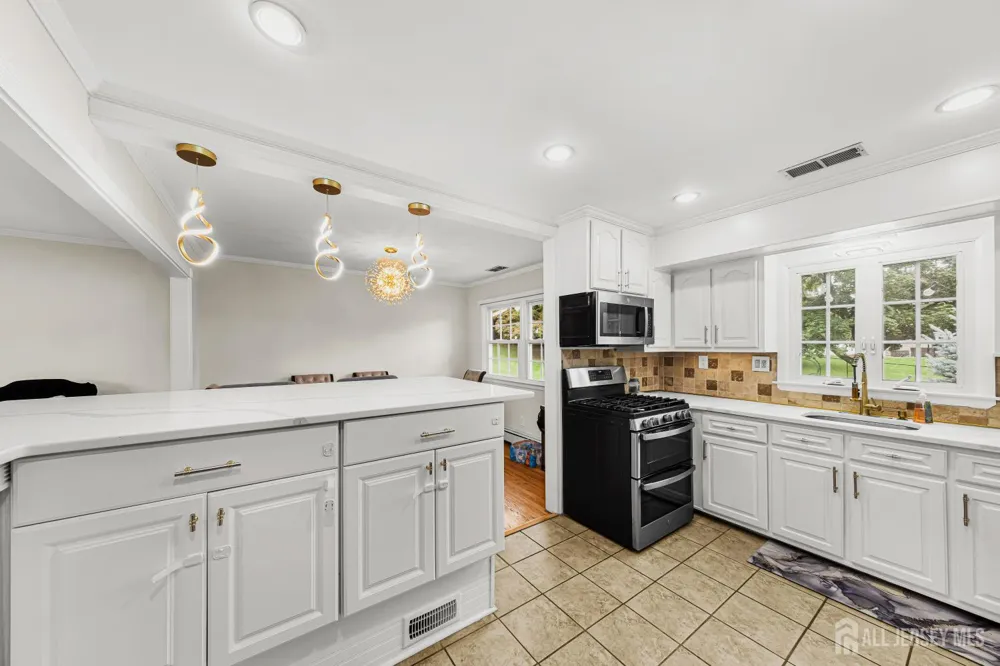 5 Travis Court Monroe, NJ 08831