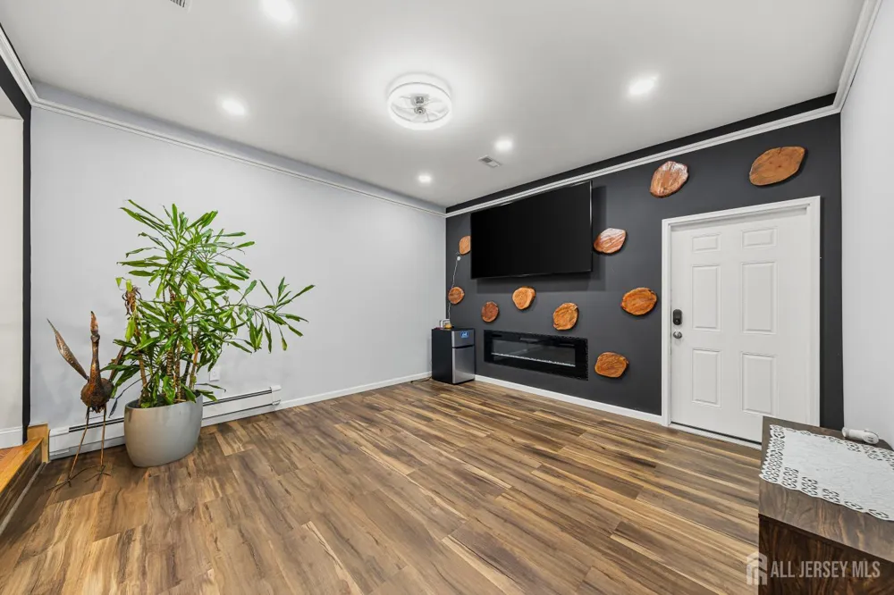 5 Travis Court Monroe, NJ 08831
