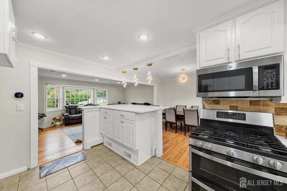 5 Travis Court Monroe, NJ 08831