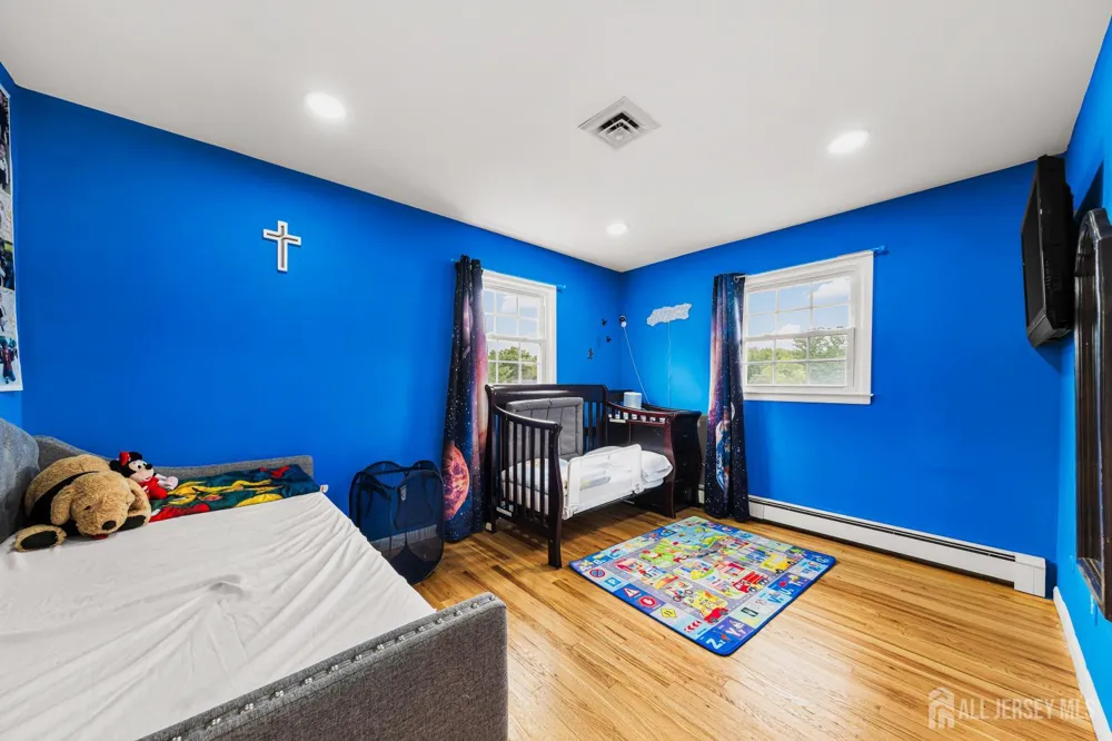 5 Travis Court Monroe, NJ 08831