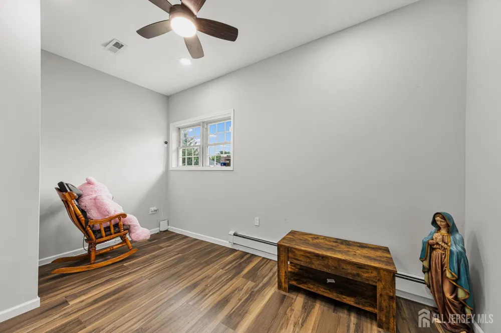 5 Travis Court Monroe, NJ 08831