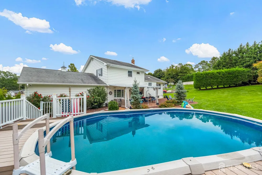 5 Travis Court Monroe, NJ 08831
