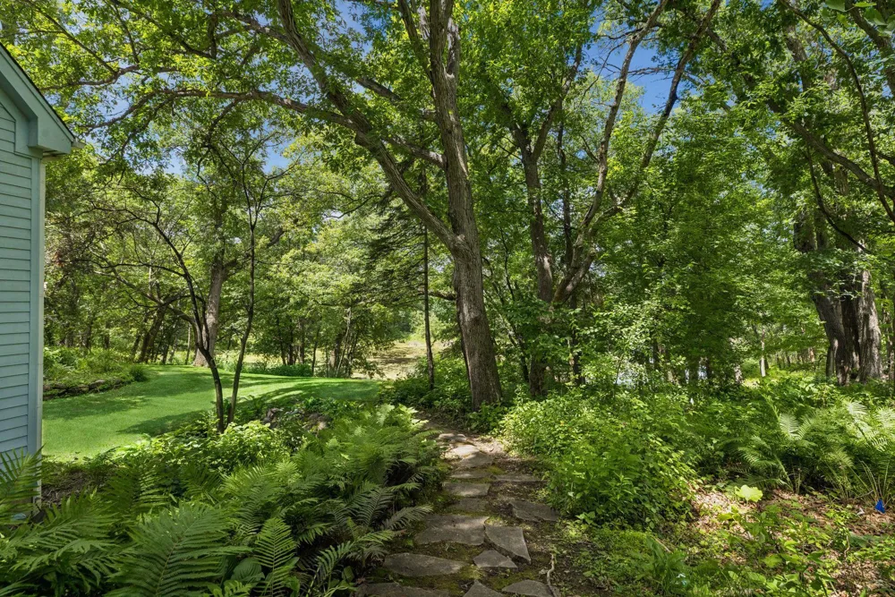 7 Mallard Lane North Oaks, MN 55127
