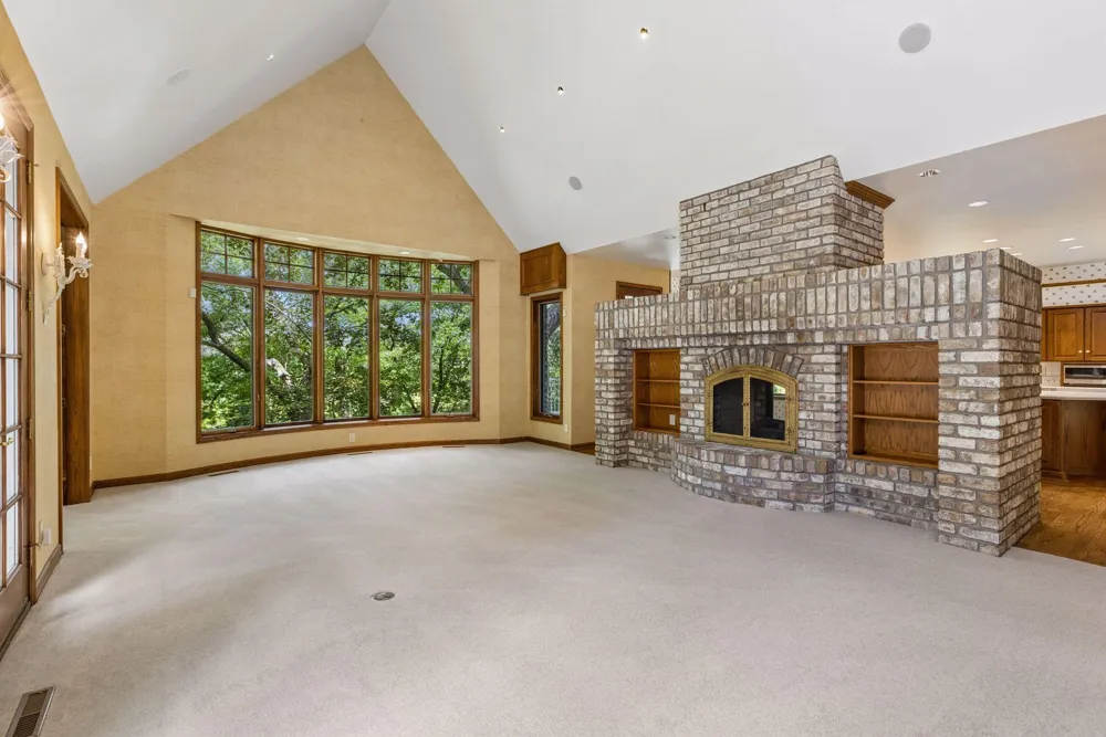 7 Mallard Lane North Oaks, MN 55127