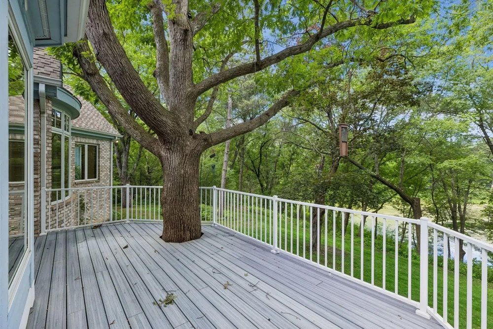 7 Mallard Lane North Oaks, MN 55127