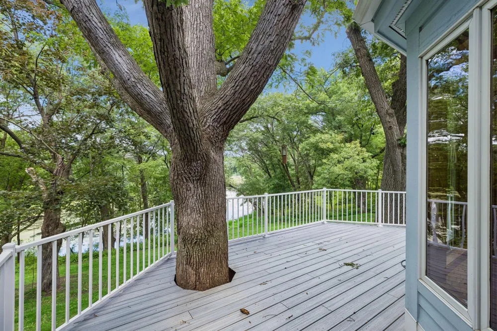 7 Mallard Lane North Oaks, MN 55127