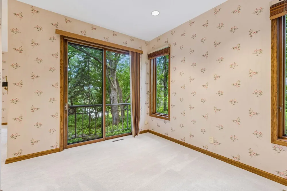 7 Mallard Lane North Oaks, MN 55127