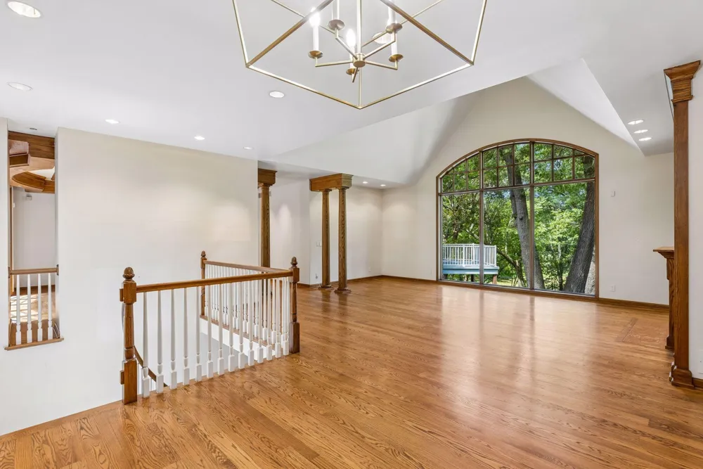 7 Mallard Lane North Oaks, MN 55127