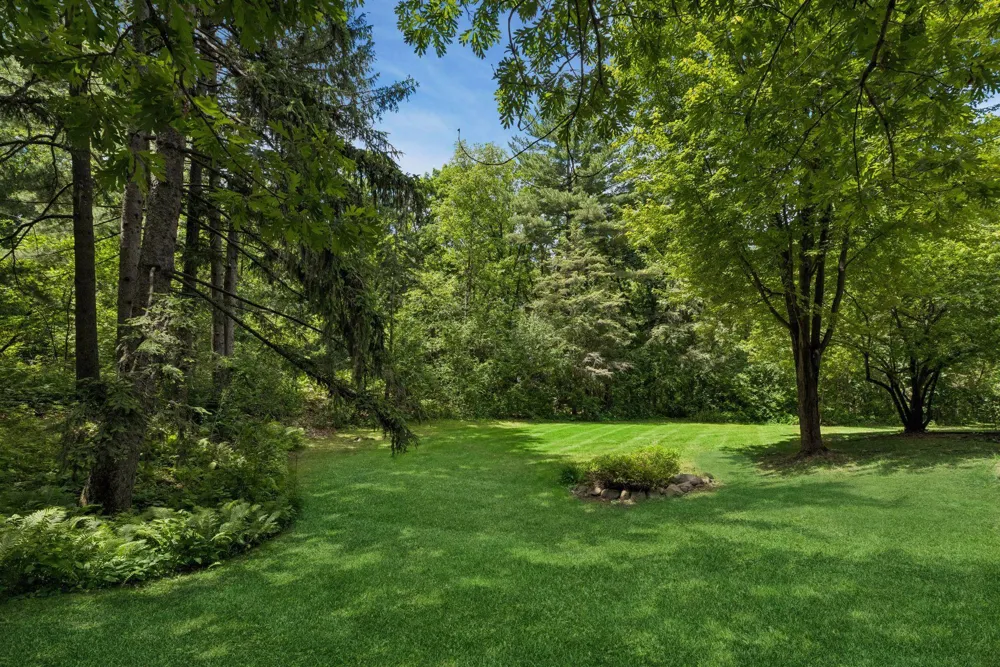 7 Mallard Lane North Oaks, MN 55127