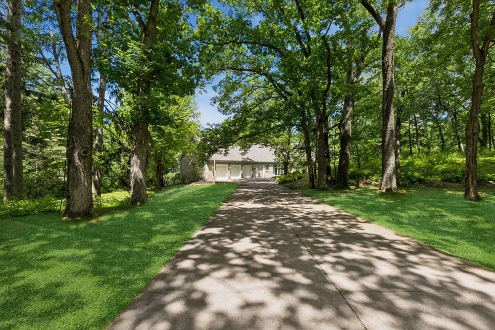 7 Mallard Lane North Oaks, MN 55127