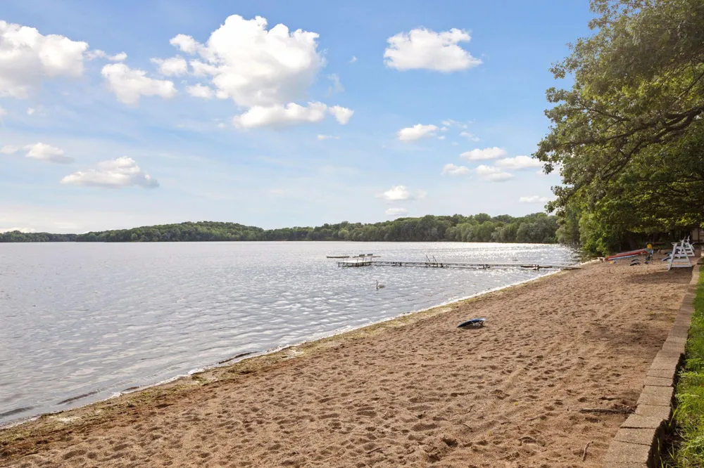 7 Mallard Lane North Oaks, MN 55127
