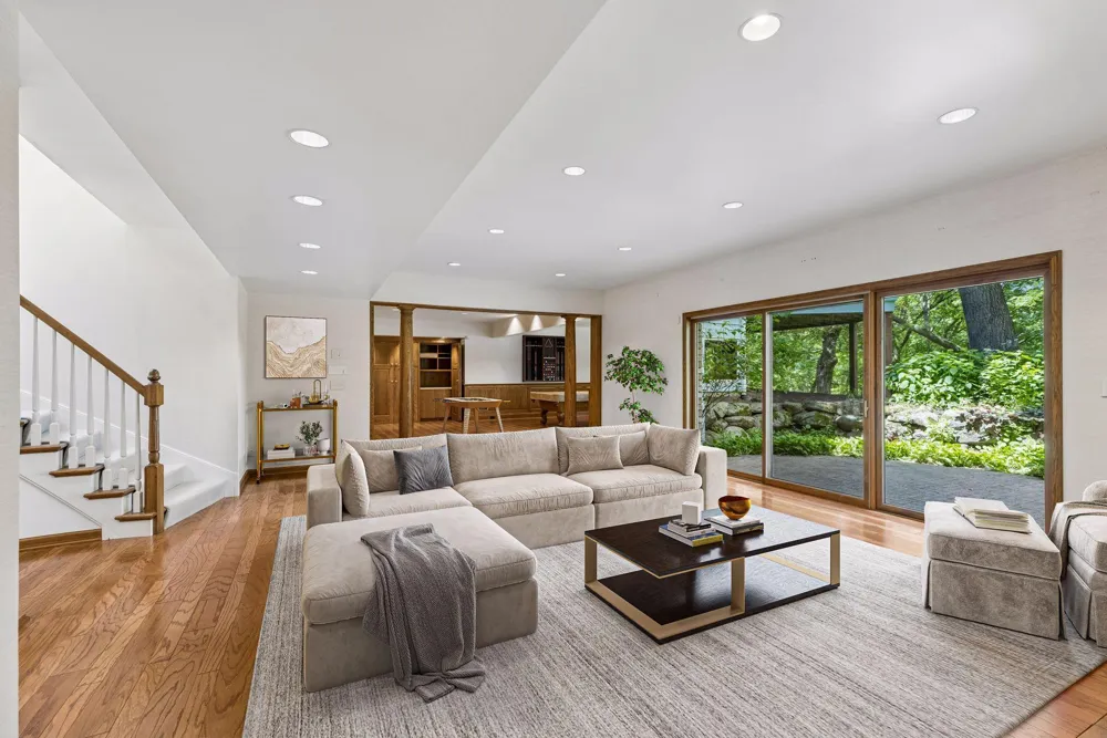 7 Mallard Lane North Oaks, MN 55127