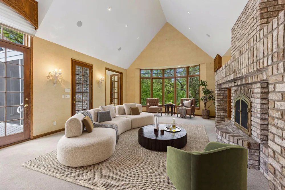 7 Mallard Lane North Oaks, MN 55127