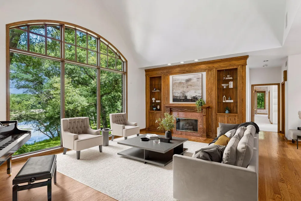 7 Mallard Lane North Oaks, MN 55127