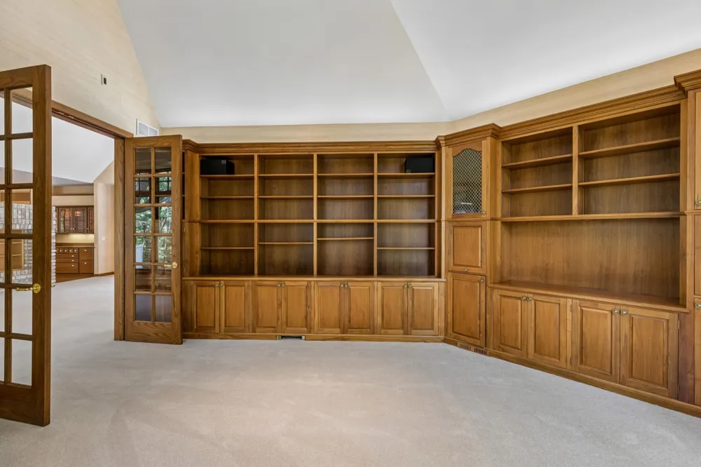 7 Mallard Lane North Oaks, MN 55127