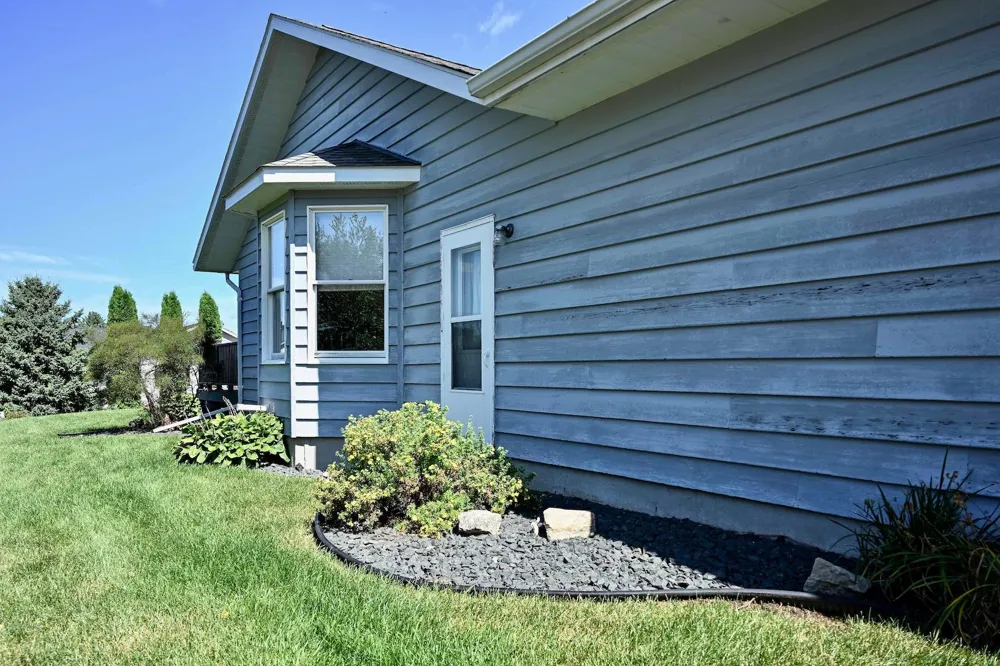 30 Tews Avenue Lewiston, MN 55952