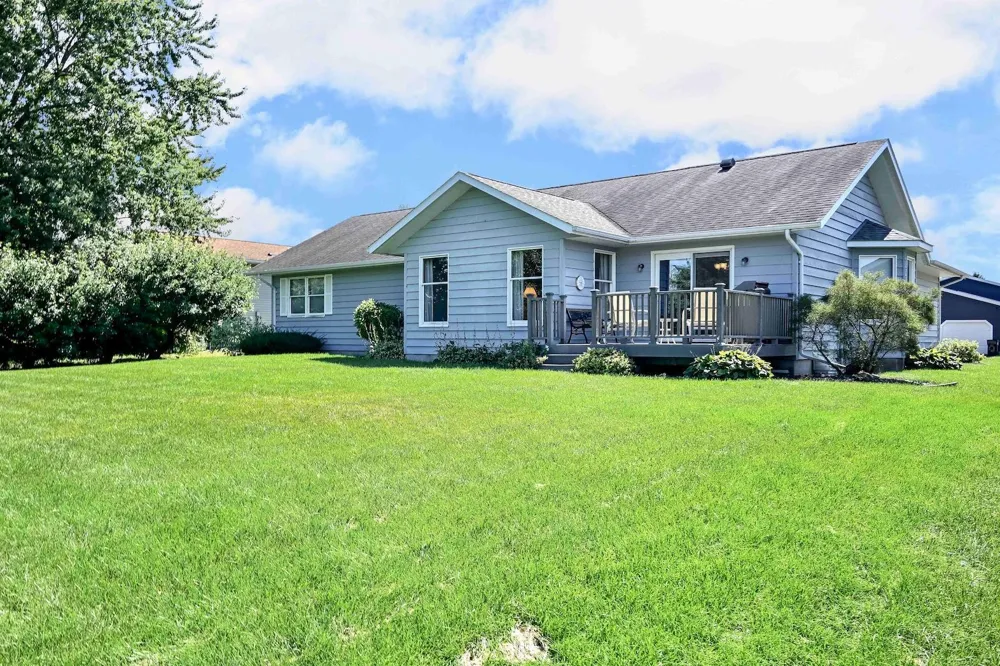30 Tews Avenue Lewiston, MN 55952