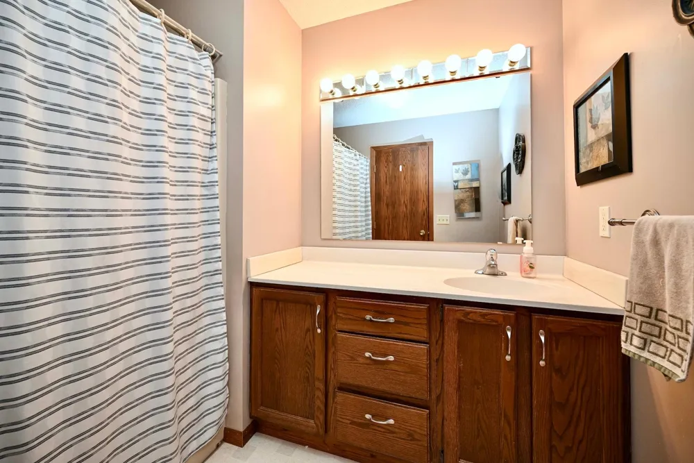 30 Tews Avenue Lewiston, MN 55952