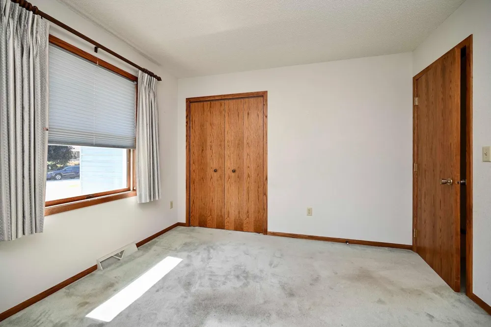 30 Tews Avenue Lewiston, MN 55952
