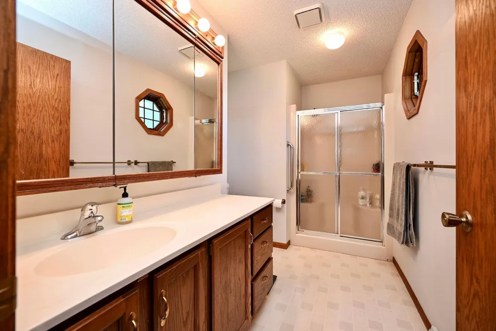 30 Tews Avenue Lewiston, MN 55952