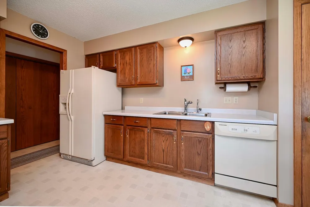 30 Tews Avenue Lewiston, MN 55952
