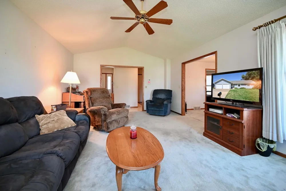 30 Tews Avenue Lewiston, MN 55952