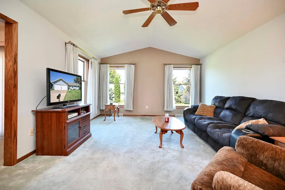30 Tews Avenue Lewiston, MN 55952