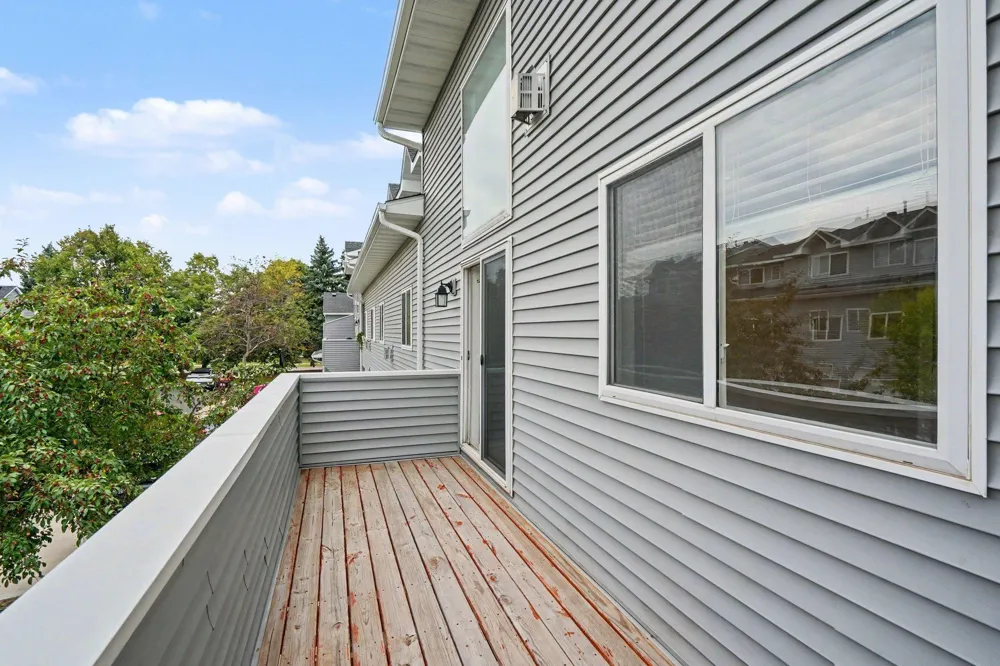697 Kingfisher Lane #H Woodbury, MN 55125