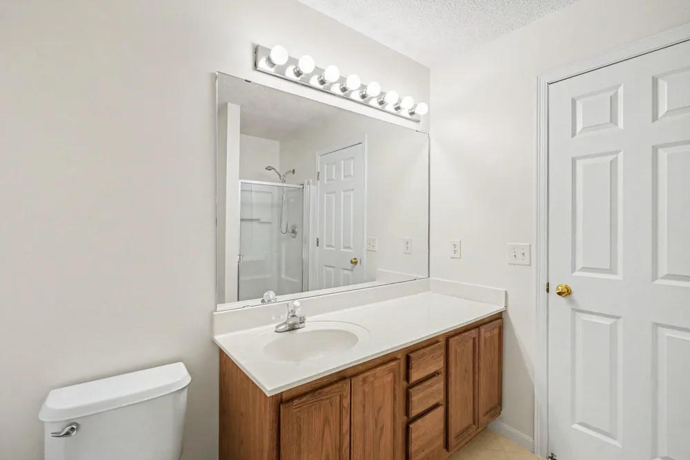 697 Kingfisher Lane #H Woodbury, MN 55125