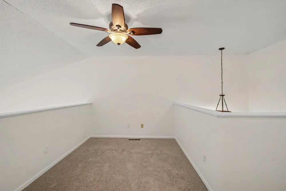 697 Kingfisher Lane #H Woodbury, MN 55125