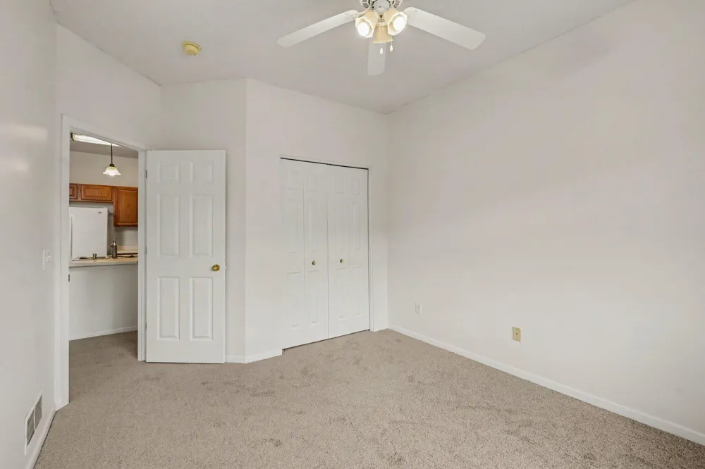 697 Kingfisher Lane #H Woodbury, MN 55125